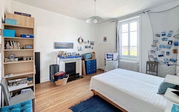 Maison à vendre    5 pièces • 148,80 m2 Pujaut