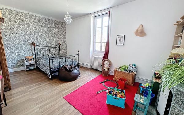 Maison à vendre    5 pièces • 148,80 m2 Pujaut