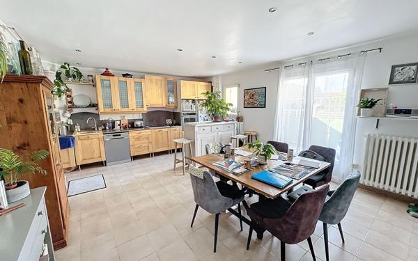 Maison à vendre    5 pièces • 148,80 m2 Pujaut