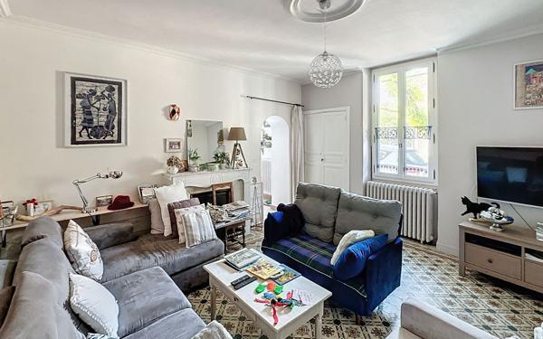 Maison à vendre    5 pièces • 148,80 m2 Pujaut