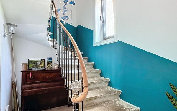 Maison à vendre    5 pièces • 148,80 m2 Pujaut