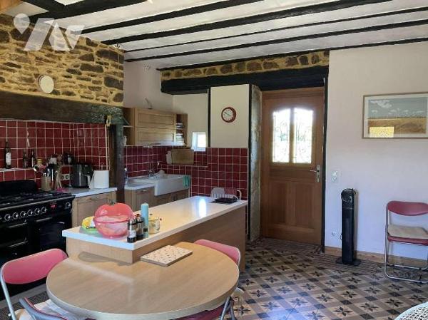 A VENDRE : Charmante maison entièrement rénovée, située à 9 kilomètres au sud de GOURDON (Lot -...