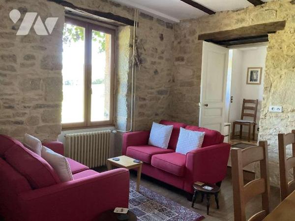 A VENDRE : Charmante maison entièrement rénovée, située à 9 kilomètres au sud de GOURDON (Lot -...