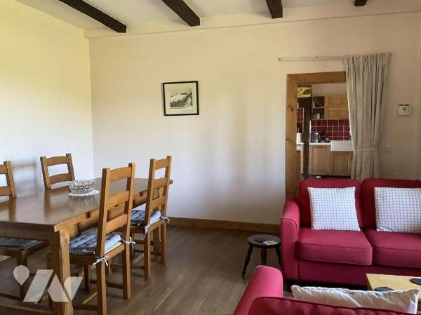 A VENDRE : Charmante maison entièrement rénovée, située à 9 kilomètres au sud de GOURDON (Lot -...