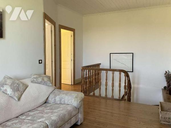 A VENDRE : Charmante maison entièrement rénovée, située à 9 kilomètres au sud de GOURDON (Lot -...