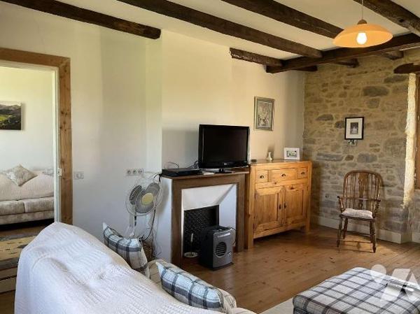 A VENDRE : Charmante maison entièrement rénovée, située à 9 kilomètres au sud de GOURDON (Lot -...