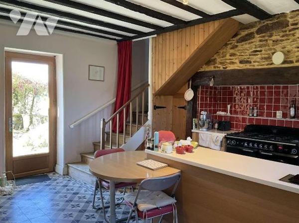 A VENDRE : Charmante maison entièrement rénovée, située à 9 kilomètres au sud de GOURDON (Lot -...