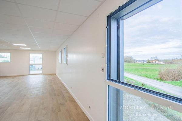 SAINT MARS DE COUTAIS - LOCAL D'ACTIVITES  / BUREAUX / ENTREPÔT (364 m²)