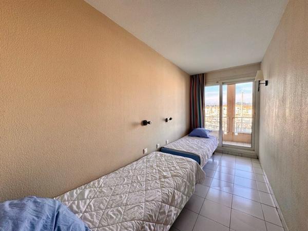 Port Fréjus- t3 vue port et mer avec parking