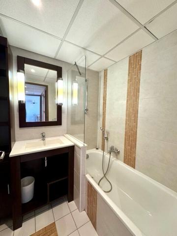 Port Fréjus- t3 vue port et mer avec parking