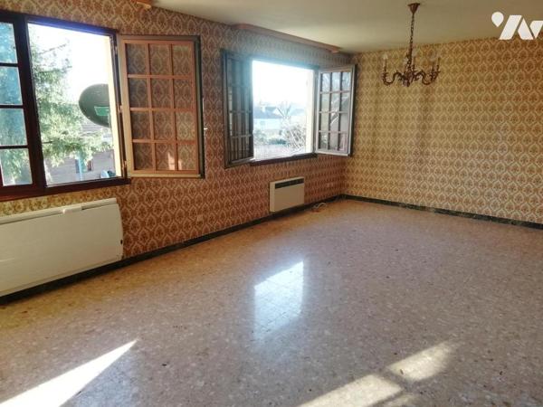 SAINT-VIT MAISON SUR SOUS-SOL