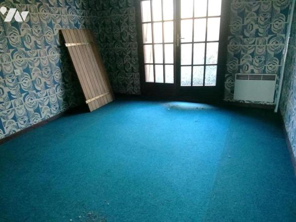 SAINT-VIT MAISON SUR SOUS-SOL