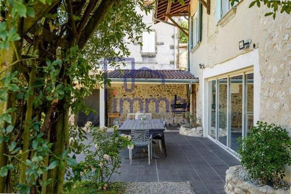Maison 6 pièces                                        - 38340 Voreppe Réf : 21572-IMMODEFRANCE69