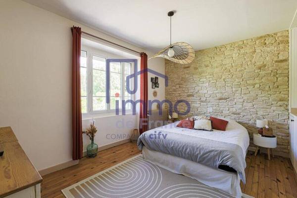 Maison 6 pièces                                        - 38340 Voreppe Réf : 21572-IMMODEFRANCE69