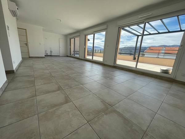 Appartement Vaugneray dernier ét, 5 pièce(s), 4ch,109,56 m², 2 terrasses, vue
