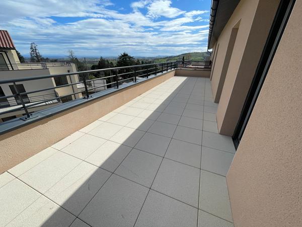 Appartement Vaugneray dernier ét, 5 pièce(s), 4ch,109,56 m², 2 terrasses, vue