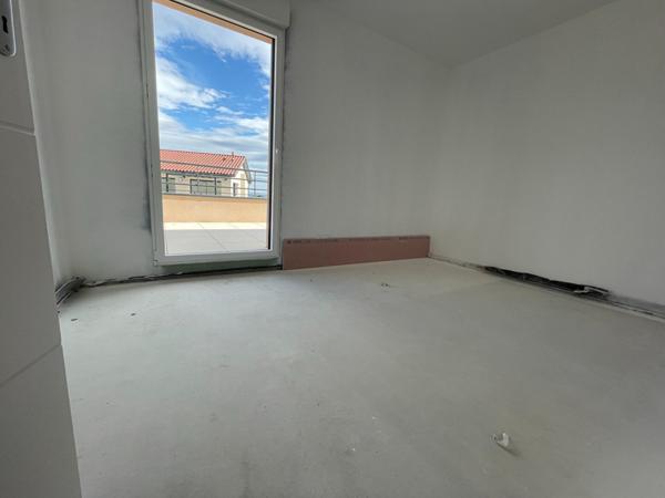 Appartement Vaugneray dernier ét, 5 pièce(s), 4ch,109,56 m², 2 terrasses, vue