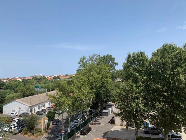 Location                                                      Appartement
                        
                     2 pièces                      40 m2                     à Perpignan