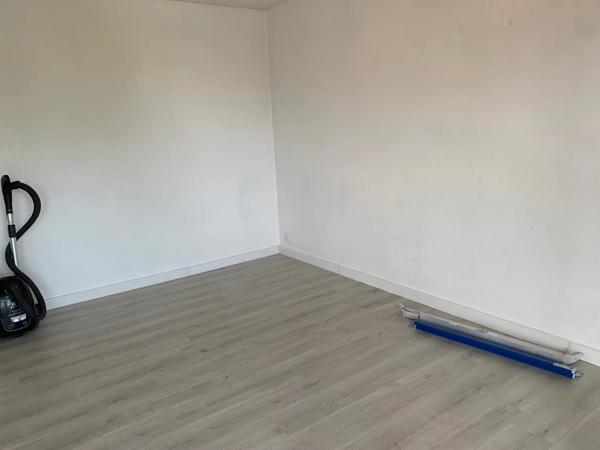 Location                                                      Appartement
                        
                     2 pièces                      40 m2                     à Perpignan