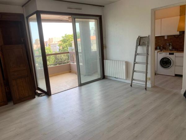 Location                                                      Appartement
                        
                     2 pièces                      40 m2                     à Perpignan