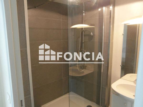 Location Studio meublé 30.47 m² - 62 ET 64 RUE ALFRED KASTLER La Rochelle 17000