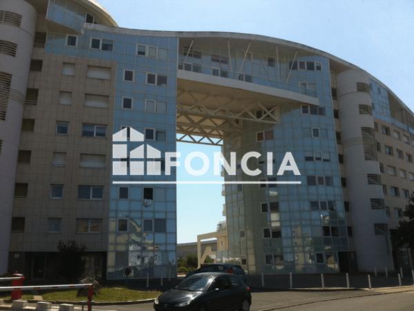 Location Studio meublé 30.47 m² - 62 ET 64 RUE ALFRED KASTLER La Rochelle 17000