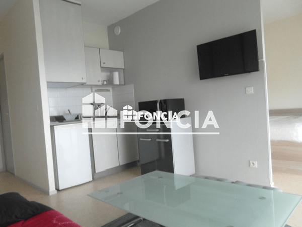 Location Studio meublé 30.47 m² - 62 ET 64 RUE ALFRED KASTLER La Rochelle 17000