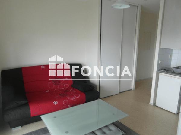 Location Studio meublé 30.47 m² - 62 ET 64 RUE ALFRED KASTLER La Rochelle 17000