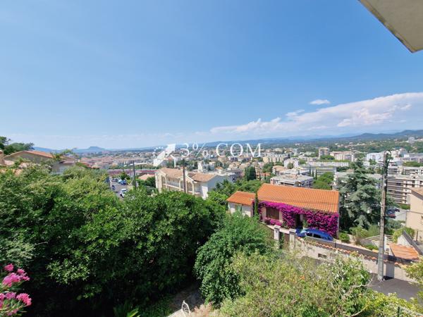 Villa 8 pièce(s) 5 chambre(s) 152 m²