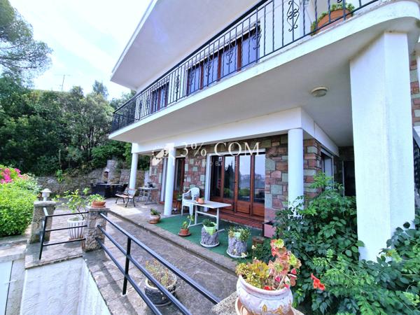 Villa 8 pièce(s) 5 chambre(s) 152 m²