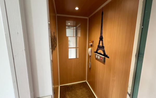 Immeuble à vendre    3 pièces • 86 m2 Saint-Jean-d'Angély