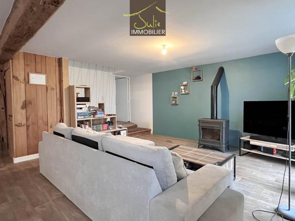 Charmante Longère entièrement restaurée avec goût sur 970m² de terrain clos !