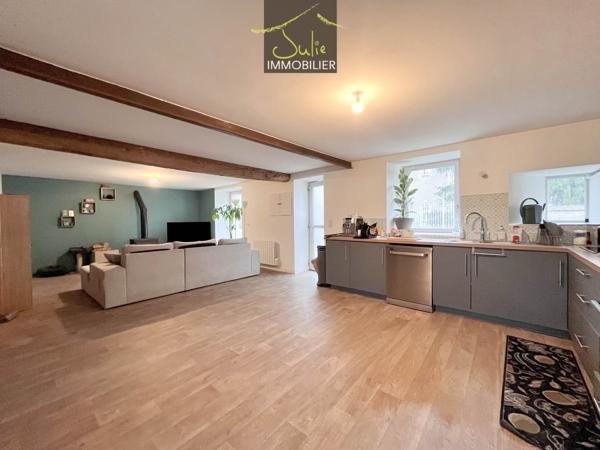 Charmante Longère entièrement restaurée avec goût sur 970m² de terrain clos !