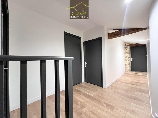 Charmante Longère entièrement restaurée avec goût sur 970m² de terrain clos !