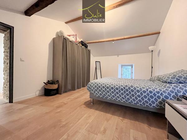 Charmante Longère entièrement restaurée avec goût sur 970m² de terrain clos !
