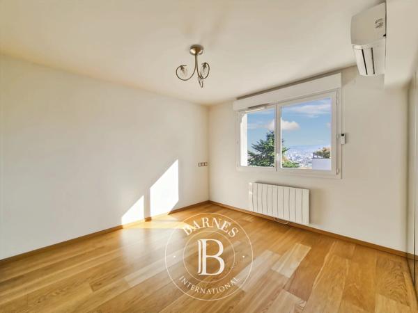 Clermont-Ferrand, Appartement 4 Chambres -  204 m² à vendre