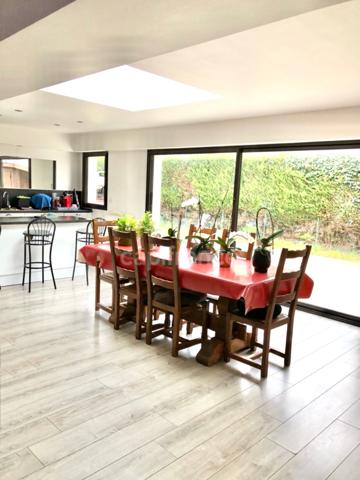 ***GAINNEVILLE***maison non mitoyenne de 126m² avec vie de plain pied composée de 4 chambres, 2 salles de bains, jardin et garage