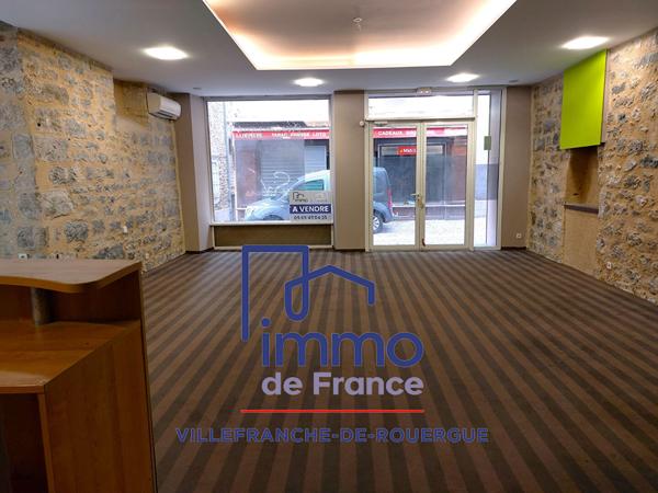 Commerce rénové, charme et caractère 105m² + cave voutée