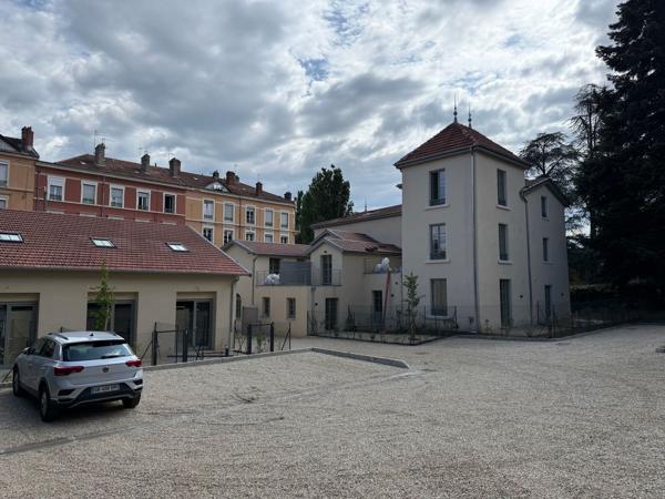 Villa Astra – Tassin-la-Demi-Lune. Appartement en plateau brut à aménager de 62,36 m² avec 29,09 m² d’extérieur exposé Sud