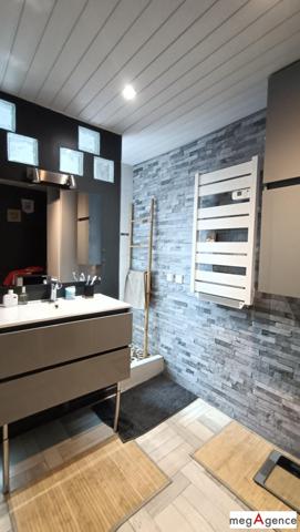 Maison à CARROUGES, 61320 - 7 pièces 228m²