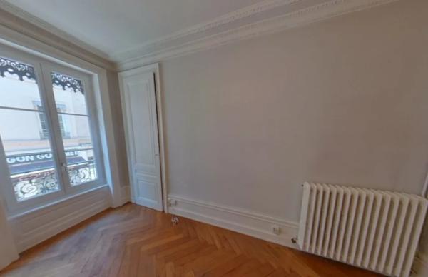 APPARTEMENT T2 A LOUER - LYON 7EME ARRONDISSEMENT Pasteur 62.95 m 2 898,71 € charges comprises par mois