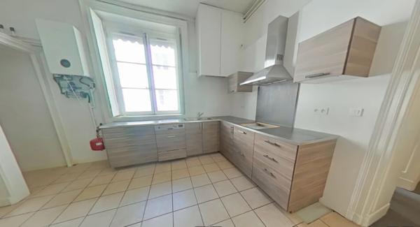 APPARTEMENT T7 A LOUER - LYON 2EME ARRONDISSEMENT Bellecour-a Gourjus 279.98 m 2 3 170 € charges comprises par mois