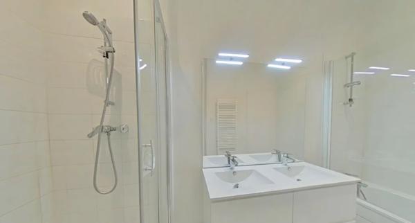 APPARTEMENT T7 A LOUER - LYON 2EME ARRONDISSEMENT Bellecour-a Gourjus 279.98 m 2 3 170 € charges comprises par mois
