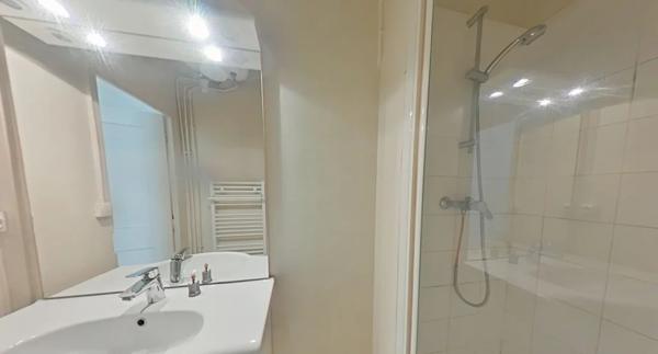 APPARTEMENT T7 A LOUER - LYON 2EME ARRONDISSEMENT Bellecour-a Gourjus 279.98 m 2 3 170 € charges comprises par mois