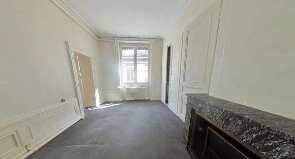APPARTEMENT T7 A LOUER - LYON 2EME ARRONDISSEMENT Bellecour-a Gourjus 279.98 m 2 3 170 € charges comprises par mois