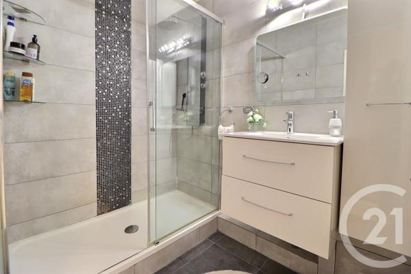 Appartement F4 à vendre  4 pièces - 66,16 m2 AULNAY SOUS BOIS - 93