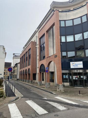 LOCAL PROFESSIONNEL A USAGE DE BUREAUX OU AUTRES POTENTIELS