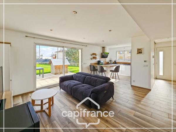 Maison contemporaine 2019 Plain-pied Espace professionnel indépendant Terrain avec CU