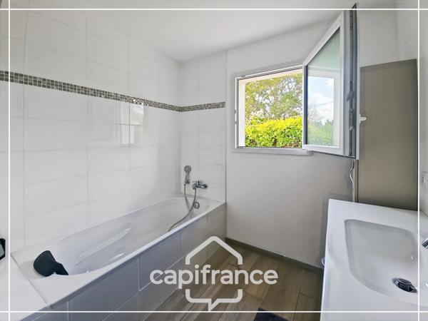 Maison contemporaine 2019 Plain-pied Espace professionnel indépendant Terrain avec CU