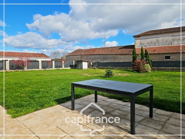 Maison contemporaine 2019 Plain-pied Espace professionnel indépendant Terrain avec CU